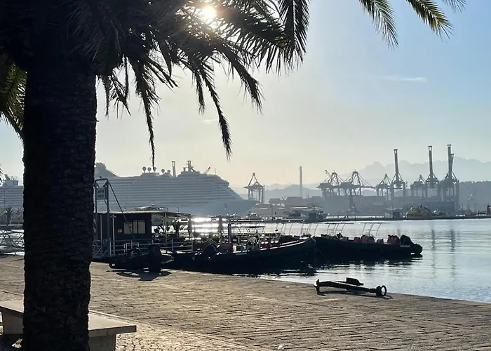 Casa Marvana 2, Near The Ferry To Cinque Terre * La Spezia